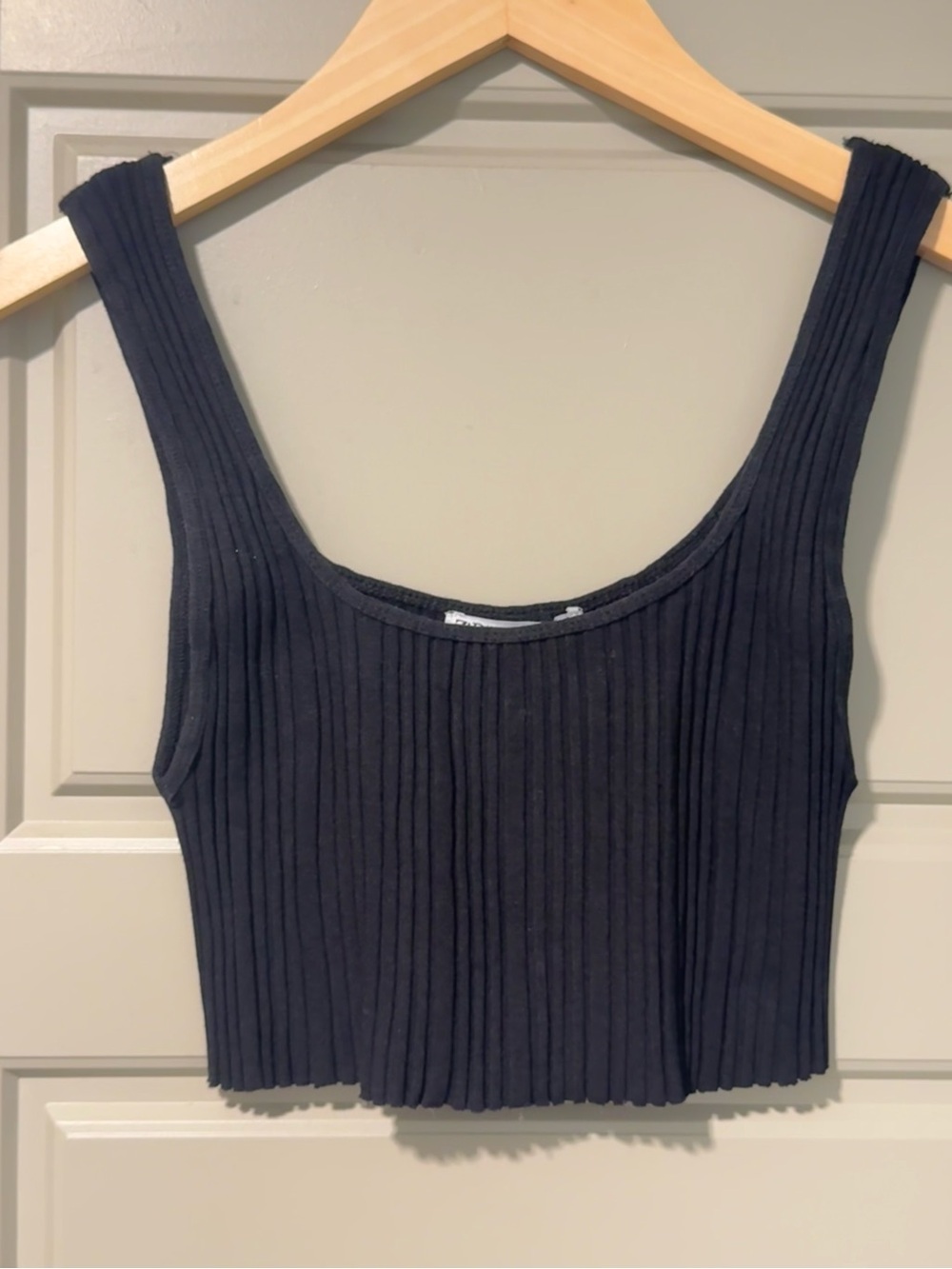 Ribbed Scoop Neck Crop Tank Top - Black